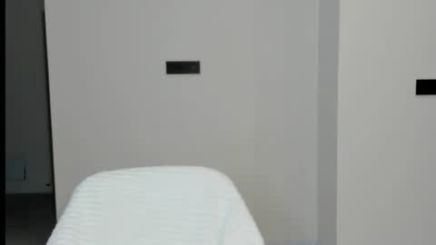 Snapshot of me_lina_ chatting on 07.24.26 Alice online show from 07.24.26