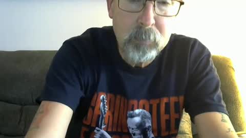 Snapshot of meathome3 chatting on 01.29.25 me at home online show from 01.29.25