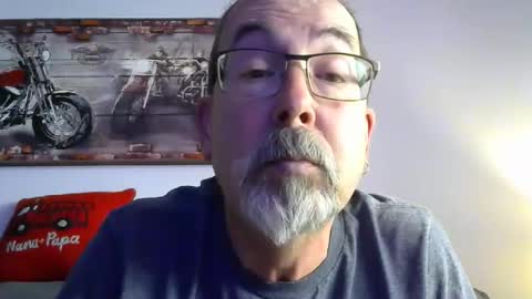 Snapshot of meathome3 chatting on 02.09.26 me at home online show from 02.09.26