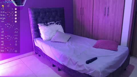 Snapshot of medelynevans chatting on 12.21.24 medelyn Instagram mady evans13 online show from 12.21.24