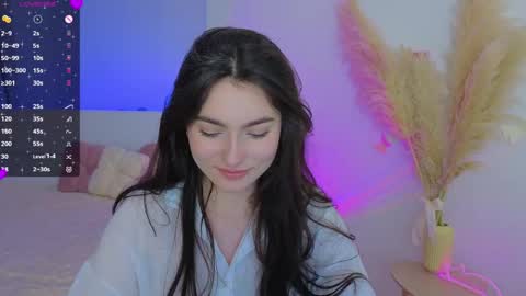 Snapshot of medina_andress chatting on 05.19.26 Dina online show from 05.19.26