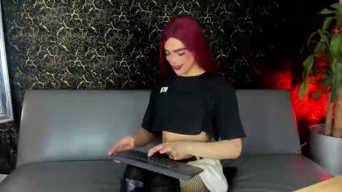 Snapshot of medusa_ts chatting on 11.02.25 Medusa Ts online show from 11.02.25