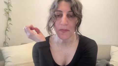 Snapshot of meena0220 chatting on 05.01.26 Meena online show from 05.01.26
