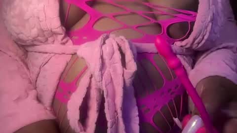 Snapshot of meetsouthernpeach chatting on 07.12.26 Southern Peach online show from 07.12.26