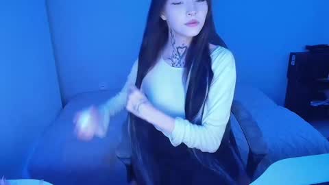 Snapshot of mefwhore chatting on 01.27.25 mefwhOre online show from 01.27.25