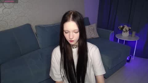 Snapshot of mefwhore chatting on 11.13.25 mefwhOre online show from 11.13.25