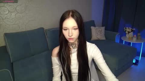 Snapshot of mefwhore chatting on 11.30.25 mefwhOre online show from 11.30.25