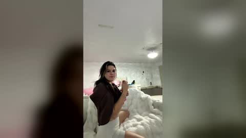 Snapshot of megaharmony chatting on 12.21.25 megaharmony online show from 12.21.25