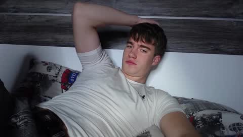 Snapshot of megamaxxxl chatting on 12.25.24 Max online show from 12.25.24