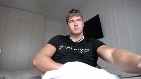 Snapshot of megamaxxxl chatting on 09.26.25 Max online show from 09.26.25