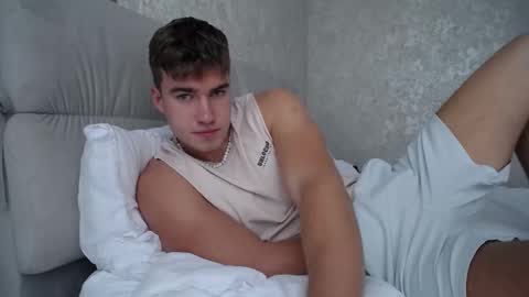 Snapshot of megamaxxxl chatting on 10.13.25 Max online show from 10.13.25