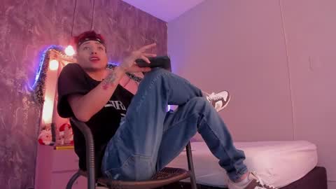 Snapshot of megan_and_clohe chatting on 12.26.24 M E G A N online show from 12.26.24