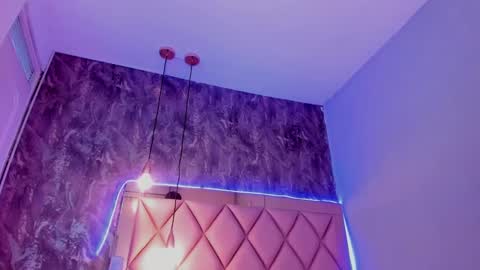 Snapshot of megan_and_clohe chatting on 01.04.25 M E G A N online show from 01.04.25