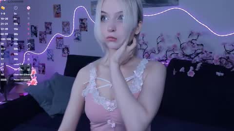 Snapshot of megan_chan chatting on 01.11.26 Megan and Anna online show from 01.11.26