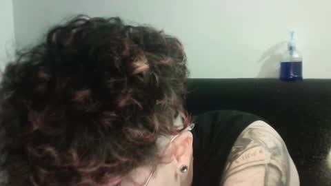 Megan and sophi online show from 02.04.25