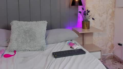 Carolina Paez online show from 02.26.25