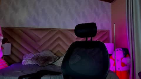 megan_shyne online show from 12.04.25