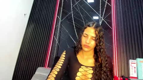 Snapshot of megan_siner chatting on 05.12.26 Megan Siner online show from 05.12.26