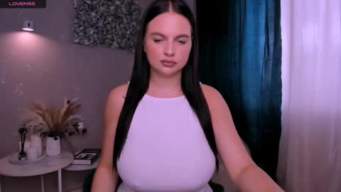 Meganberry online show from 10.08.25