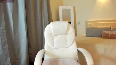  Megan  online show from 09.30.25