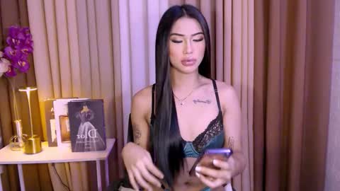 Snapshot of meganfoxx07 chatting on 11.19.25 Megan online show from 11.19.25