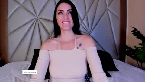 Megan Hofman online show from 11.25.25