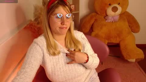 MEGAN online show from 01.22.25