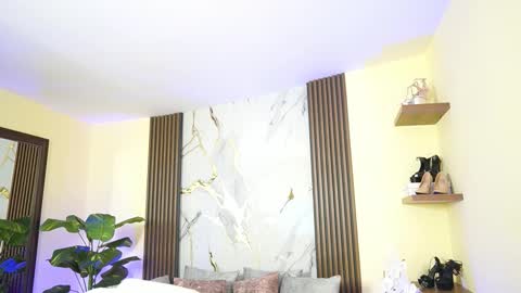 Megan Lowell online show from 01.12.26