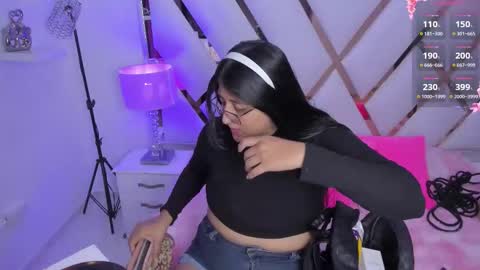 Snapshot of megann__up chatting on 11.16.25 Megan online show from 11.16.25