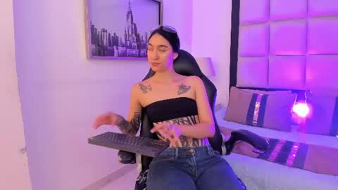 Snapshot of meganpresleyy chatting on 07.16.26 Megan Presley online show from 07.16.26