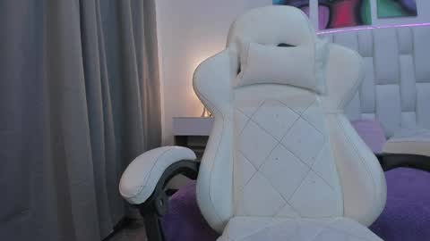 Snapshot of meganqueen2 chatting on 04.06.26 Megan Queen online show from 04.06.26