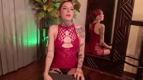 Snapshot of meganreed_ chatting on 10.29.25 Megan online show from 10.29.25