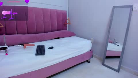 Snapshot of megansaenz_1 chatting on 02.18.25 Megan online show from 02.18.25