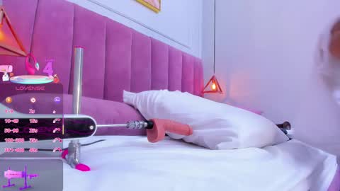 Snapshot of megansaenz_1 chatting on 03.08.25 Megan online show from 03.08.25