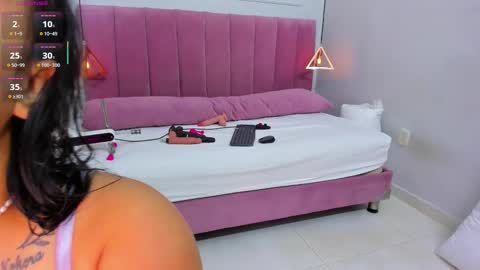 Snapshot of megansaenz_1 chatting on 09.10.25 Megan online show from 09.10.25