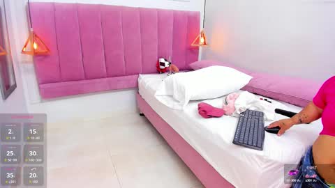 Snapshot of megansaenz_1 chatting on 10.13.25 Megan online show from 10.13.25