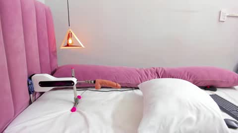 Snapshot of megansaenz_1 chatting on 10.15.25 Megan online show from 10.15.25