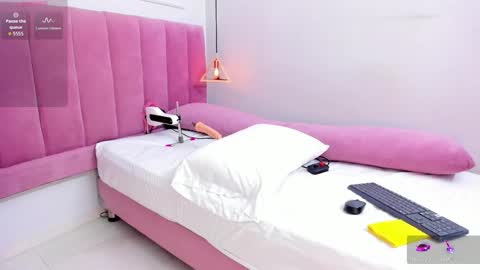 Snapshot of megansaenz_1 chatting on 10.29.25 Megan online show from 10.29.25