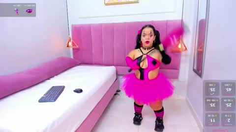 Snapshot of megansaenz_1 chatting on 10.31.25 Megan online show from 10.31.25