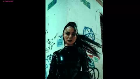 Snapshot of meganwolf1_ chatting on 11.21.25 Megan online show from 11.21.25