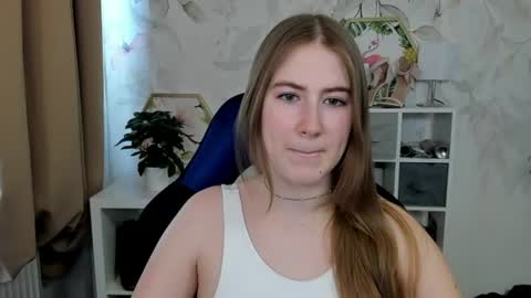 Snapshot of meganx_candy chatting on 07.16.26 Megan online show from 07.16.26