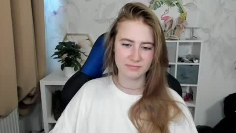 Snapshot of meganx_candy chatting on 07.17.26 Megan online show from 07.17.26