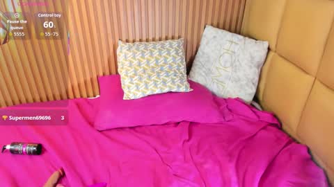 Snapshot of meganzarick chatting on 10.11.25 M E G A N online show from 10.11.25