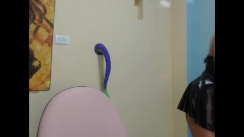 megara_love online show from 11.27.25