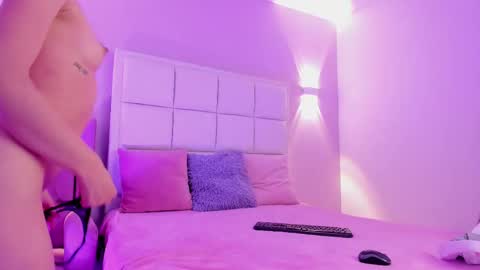 Snapshot of megga_bluee chatting on 09.13.25 megga_bluee online show from 09.13.25