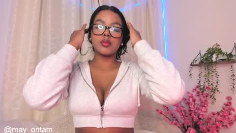 Snapshot of meggancarter chatting on 02.03.25 online show from 02.03.25