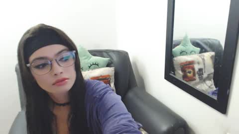 Snapshot of meghan_cherrys chatting on 02.12.25 meghan online show from 02.12.25