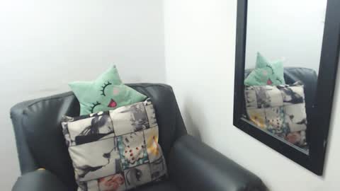 Snapshot of meghan_cherrys chatting on 02.14.25 meghan online show from 02.14.25