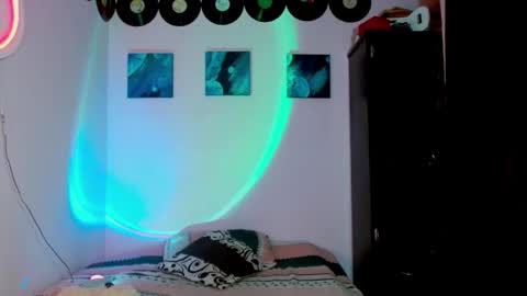 Snapshot of meghan_devil_ chatting on 12.17.25 meghan_devil_ online show from 12.17.25