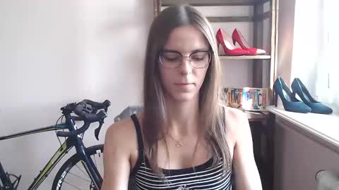 Megi online show from 05.04.26